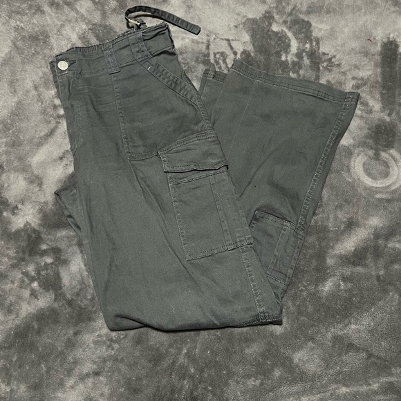 Gray and Black Pants Set - Picture 5 of 7